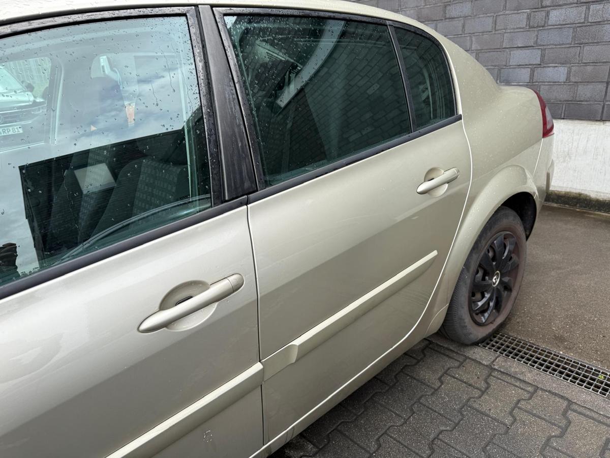 Renault Megane 2 original Tür hinten links Dakotabeige Stufenheck Rohbau BJ08